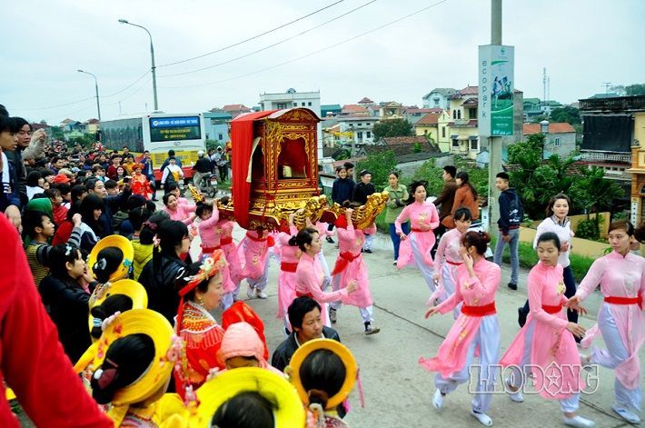 Hội nhồi với tục rước Bà Đống (Bắc Ninh)